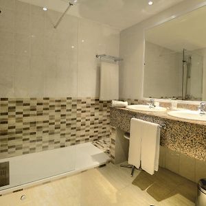 Zimmer mit zwei Einzelbetten
